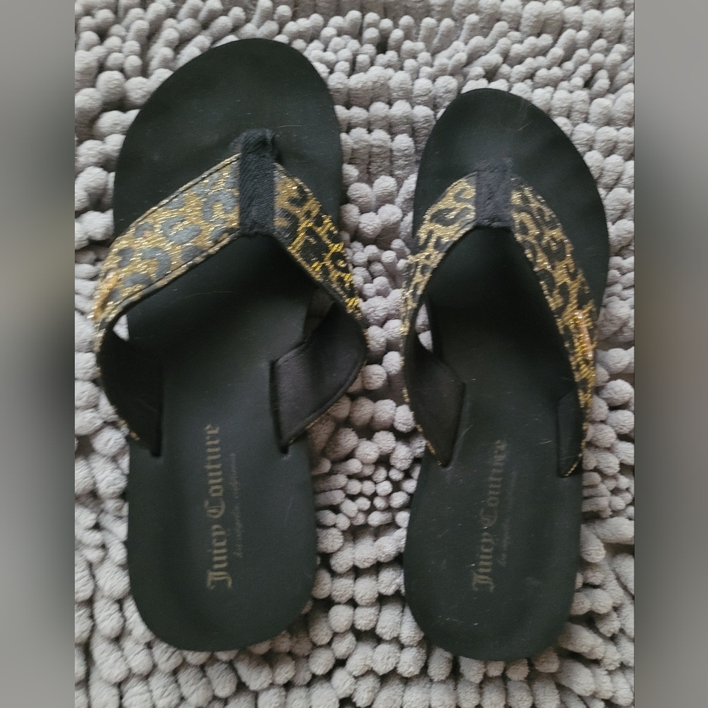 Juicy Couture Black and Gold Leopard Fip-Flops
